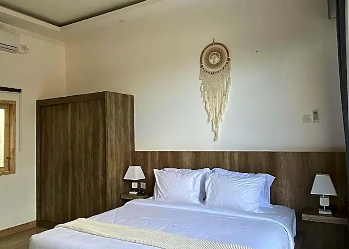 Evara By Aayan Hotel 4*
